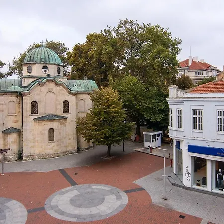 Location In Center And Paid Parking Apartmán Varna