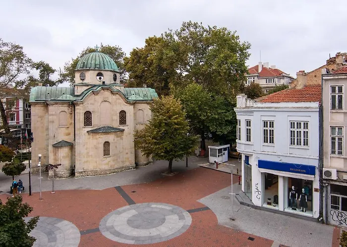 Location In Center And Paid Parking Apartment Varna